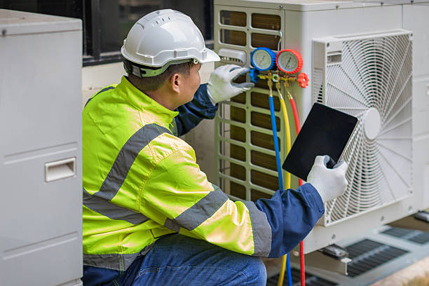 Professional Hvac technician working in Harpersville, AL